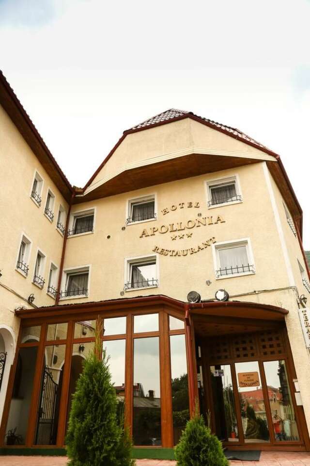 Отель Hotel Apollonia Брашов-8